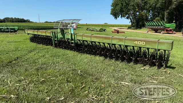 John Deere 400