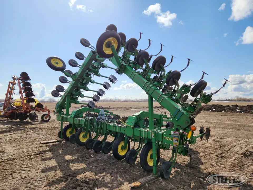 John Deere 856 Row Crop Cultivator