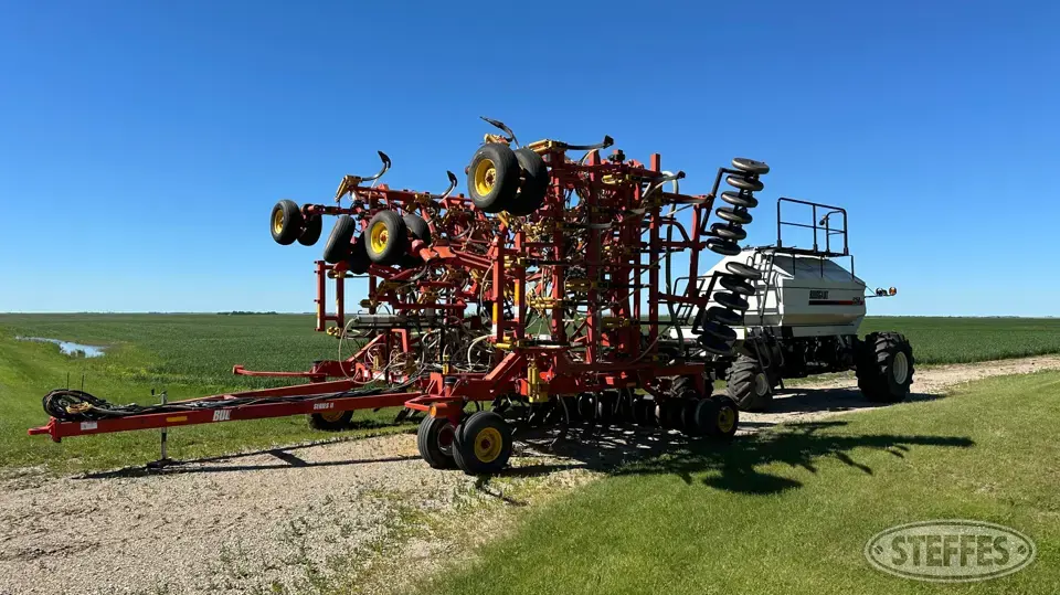 2004 Bourgault 5710 Air Drills and Air Seeder