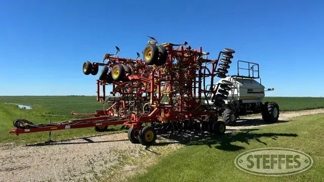 2004 Bourgault 5710