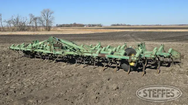John Deere 1100