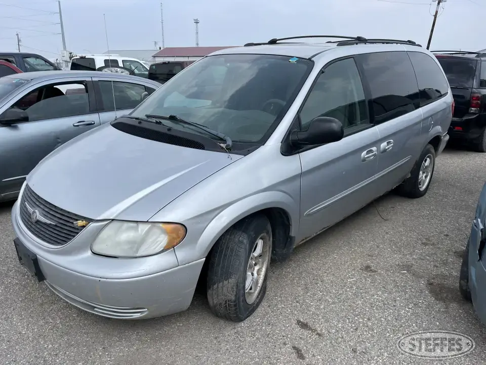 2003 Chrysler Town & Country Van