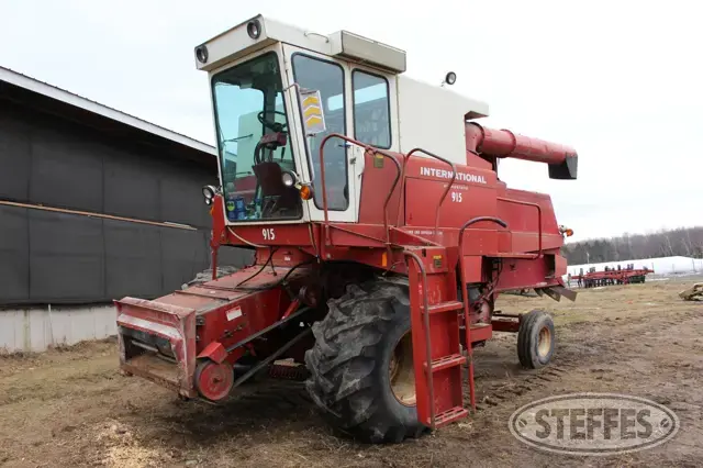 1976 International 915
