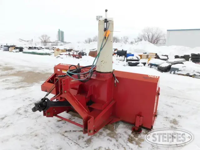 Buhler Farm King 960
