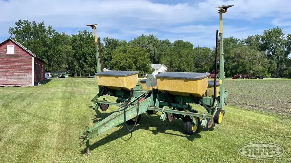 John Deere 7000 Less Than 12 Row Planter
