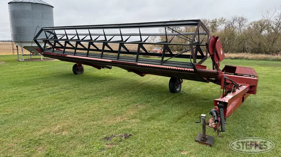 Case IH 730 Pull-Type Swather