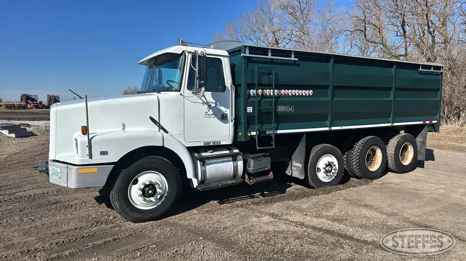 1992 Volvo WG Tri-Axle Boxed Truck
