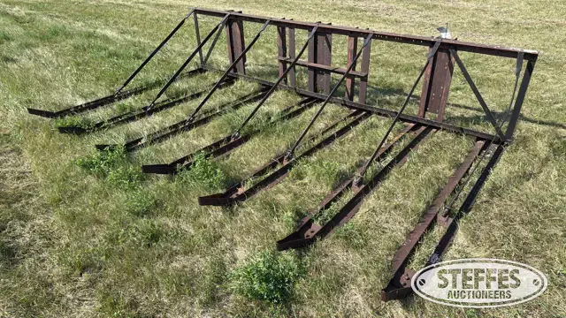 Square bale mover