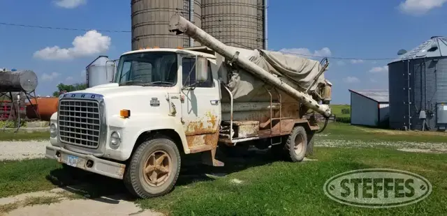 1981 Ford 700
