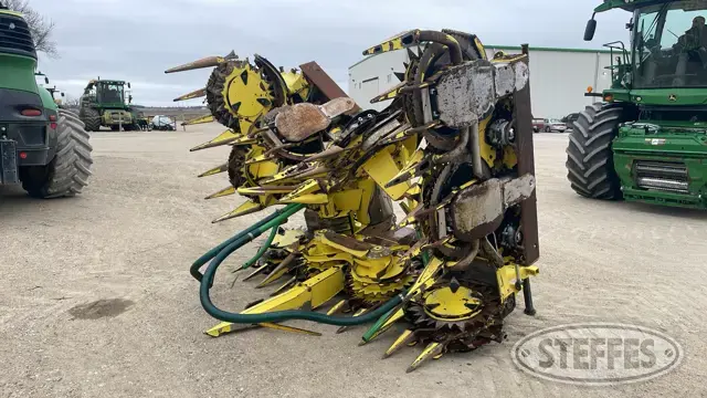 2015 John Deere 690