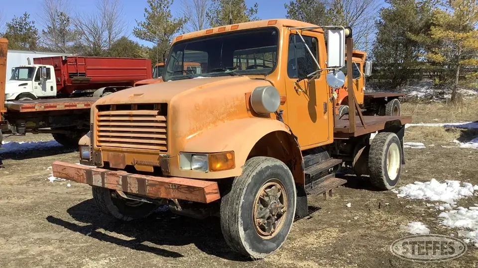 1991 International 4900 Flatbed Truck