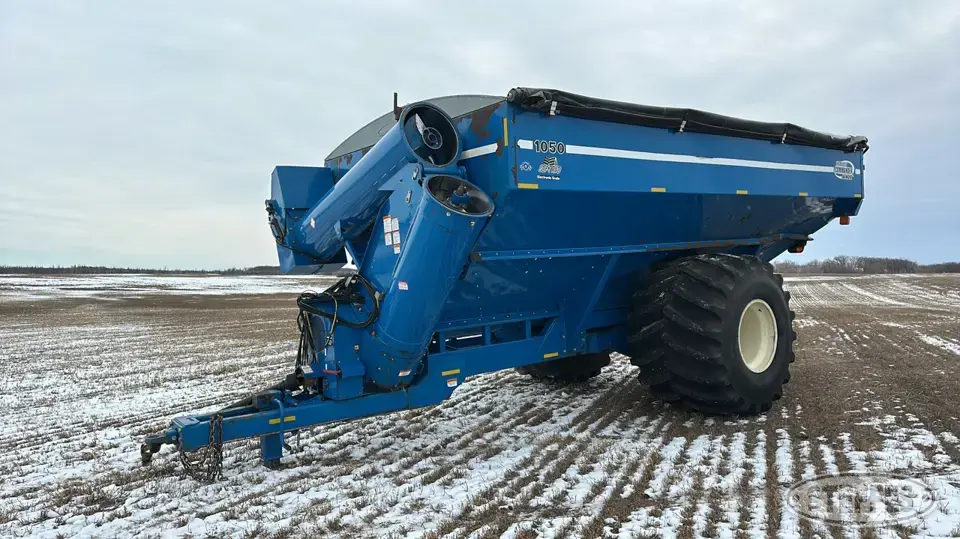 Kinze Harvest Commander 1050 Grain Cart