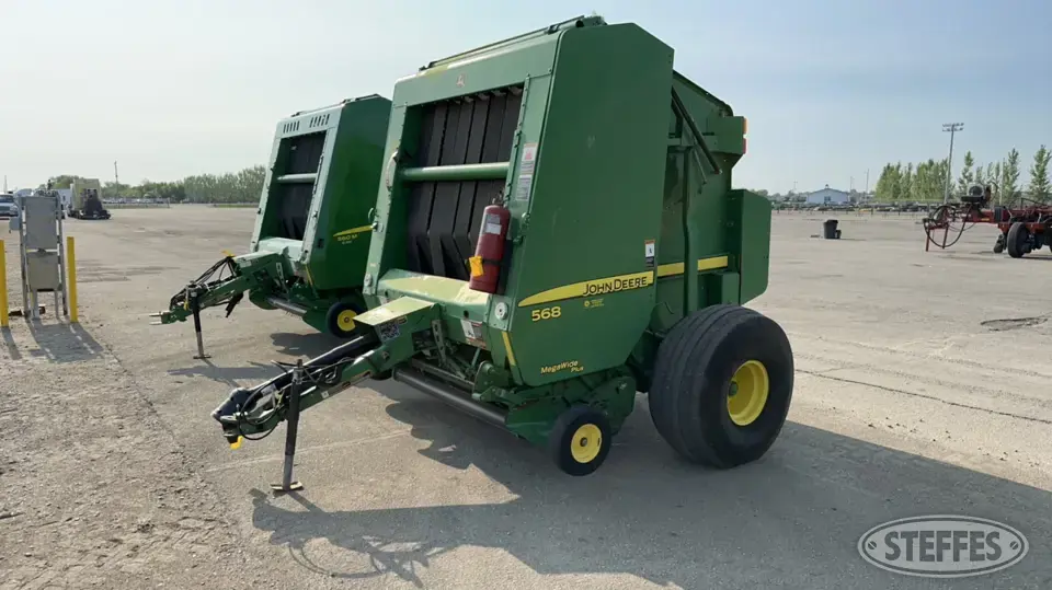 2007 John Deere 568 Round Baler