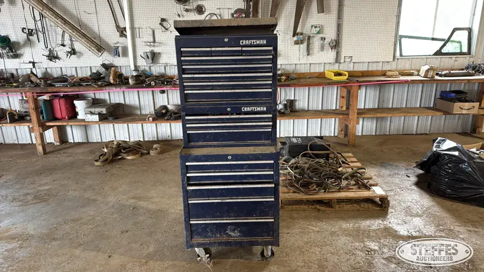 Craftsman tool chest Storage and Bench