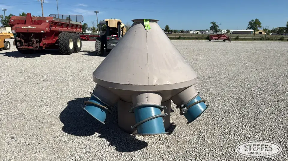 Sidney Mfg. Co. grain distributor Pneumatic Grain Equipment