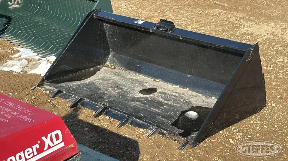 KC QT-DB-T66 Skid Steer Bucket