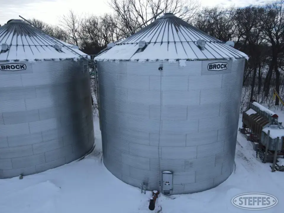 2012 Brock Grain Bin