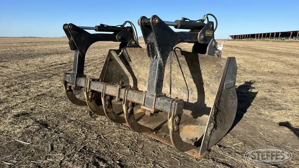 2017 Volvo 86425 Loader Attachment