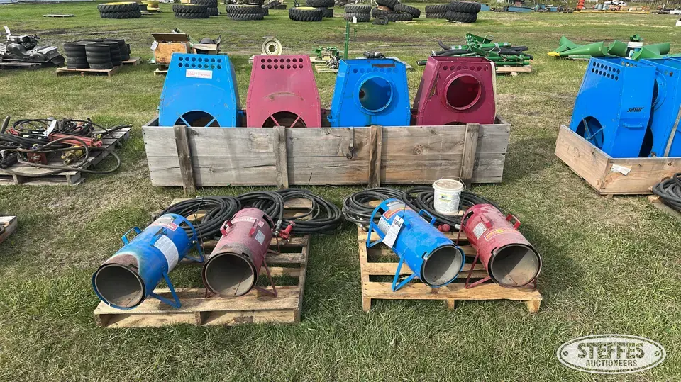 (4) Red Maxx bin heaters Bin Accessory