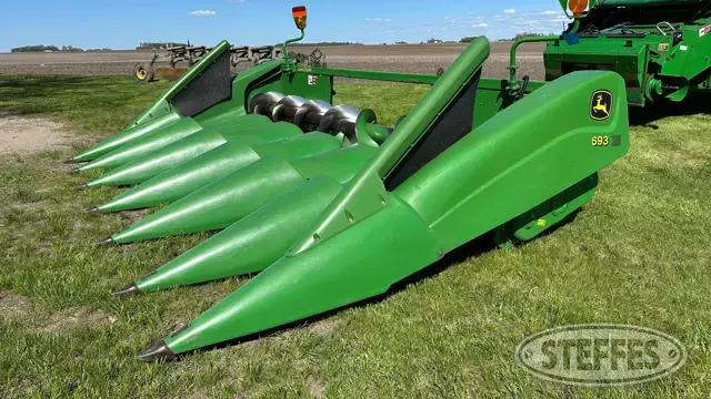 2003 John Deere 693