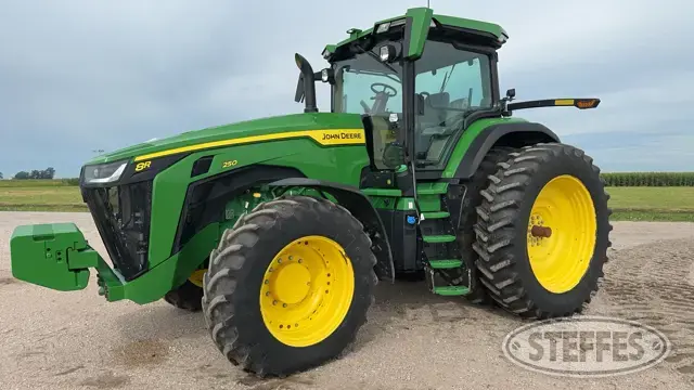 2023 John Deere 8R 250
