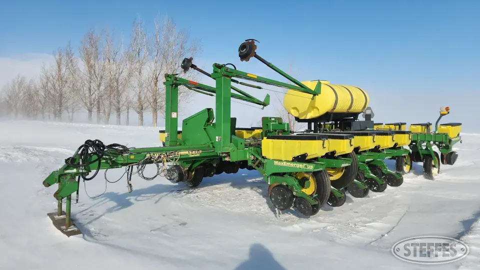 1998 John Deere 1770 12 or More Row Planter