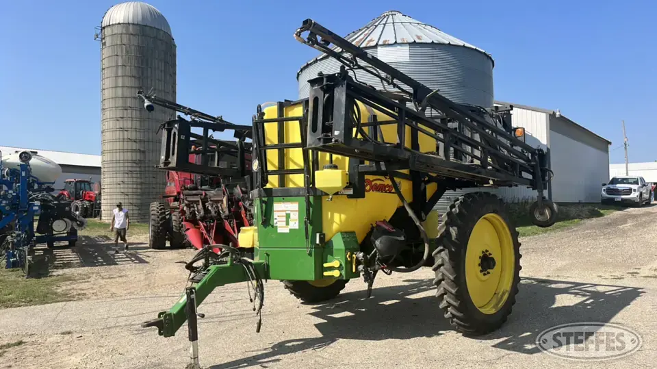 Demco 1250 Pull-Type Sprayer