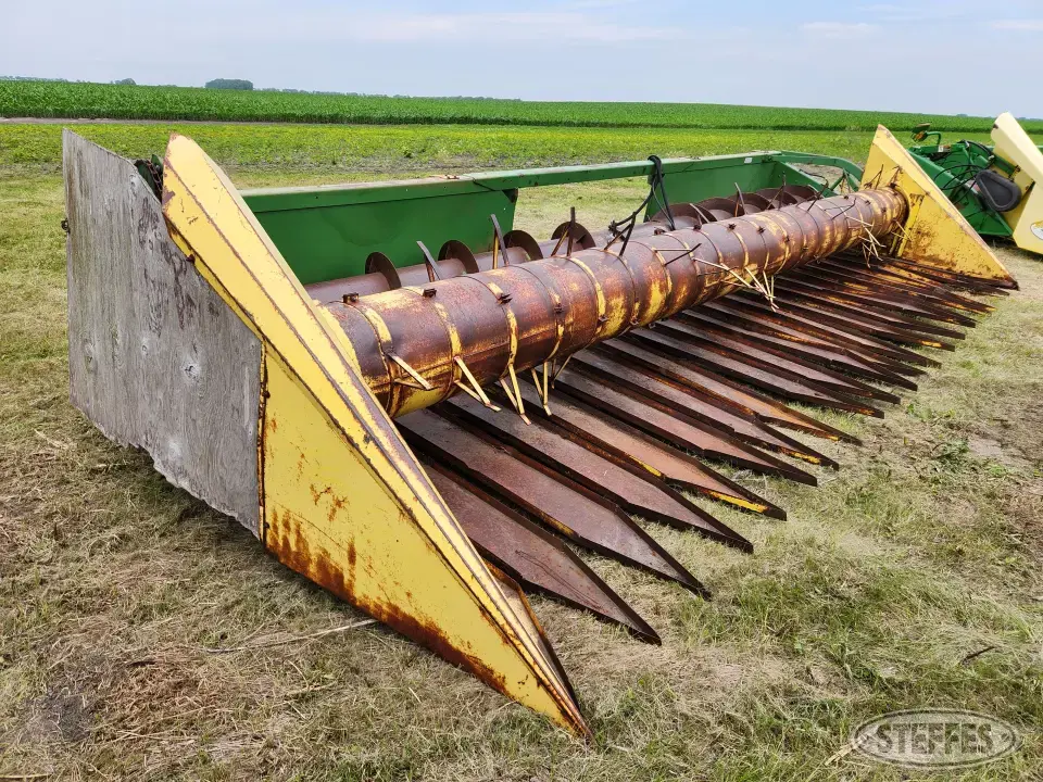 1980 John Deere 222 Rigid Head