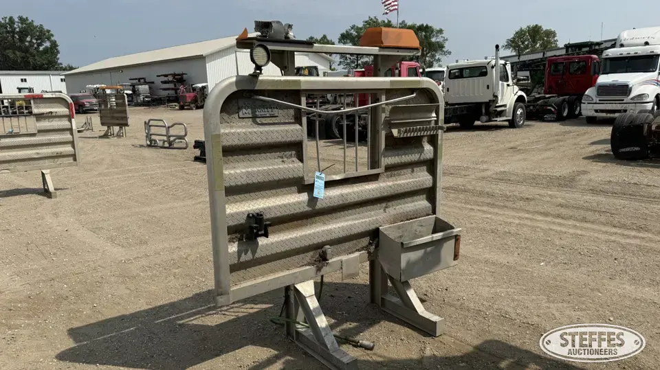 Merritt headache rack Truck-Trailer Part