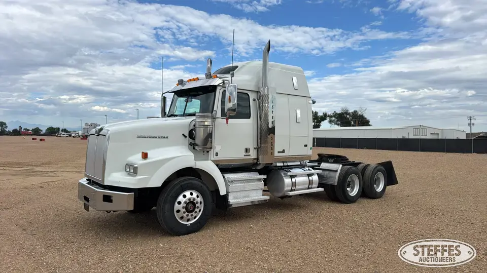 2020 Western Star 4900SB Conventional Truck with Sleeper