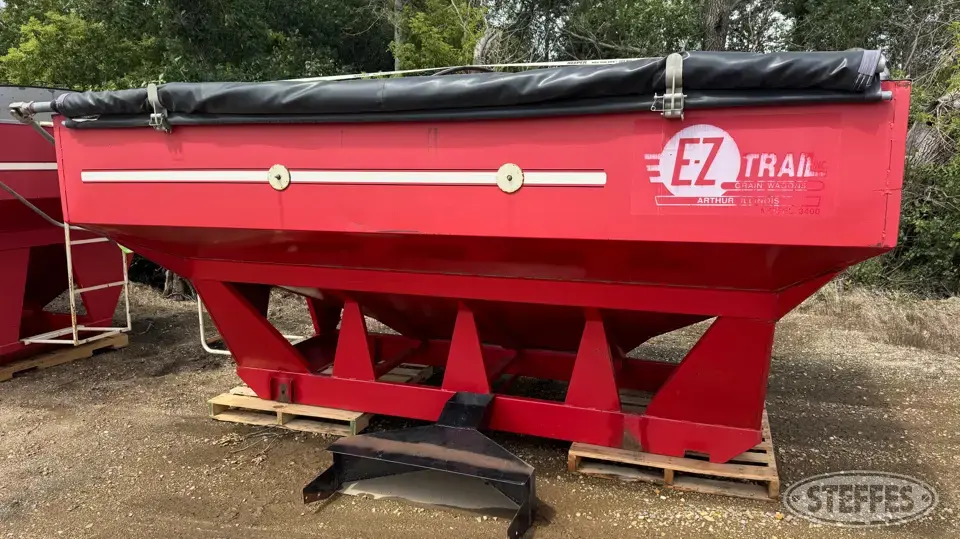 E-Z Trail 4300 Gravity Box