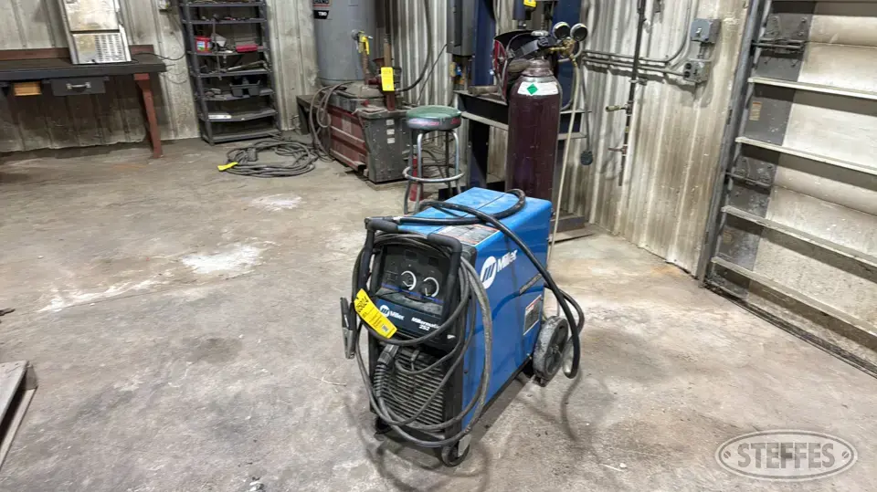 Miller Millermatic 252 Welding