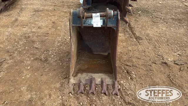 CAT loader backhoe bucket