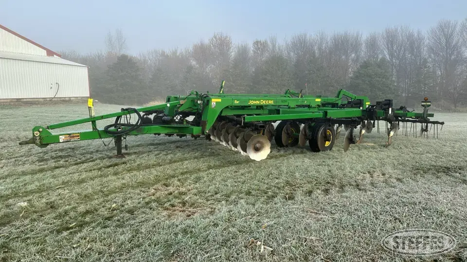 2005 John Deere 2700 Ripper