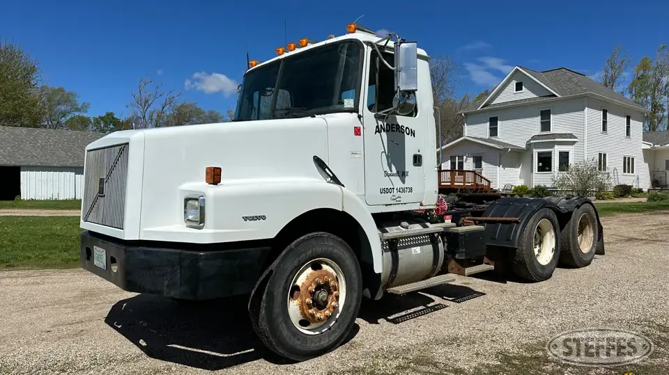 1999 Volvo WG Conventional Truck without Sleeper