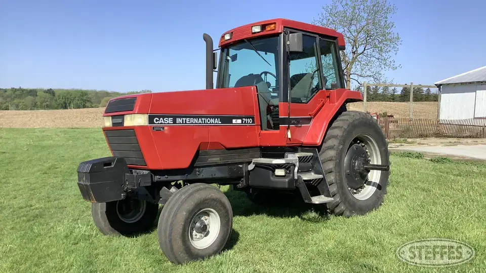 1990 Case IH 7110 2WD Tractor
