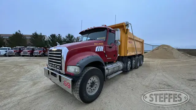 2009 Mack GU713
