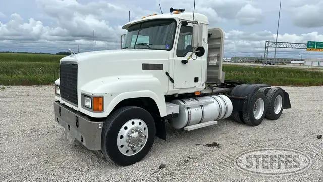 2005 Mack CH600