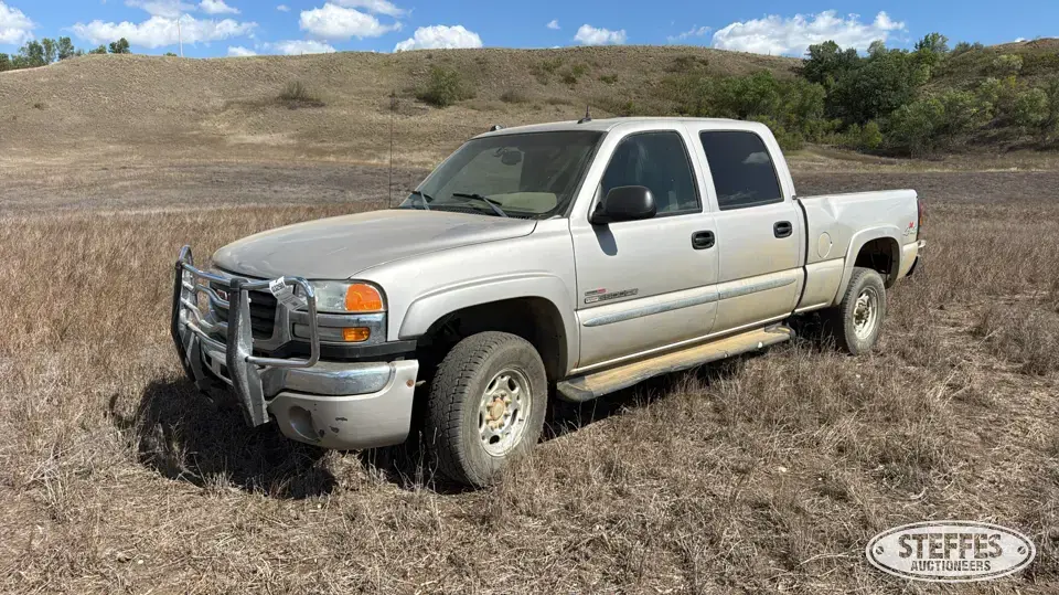 2004 GMC Sierra 2500HD SLT 3 Quarter Ton Pickup