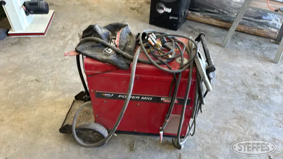 Lincoln Electric Power MIG 255 Welding