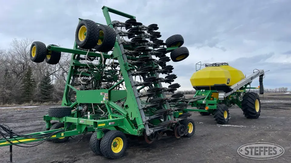2006 John Deere 1890 Air Drills and Air Seeder