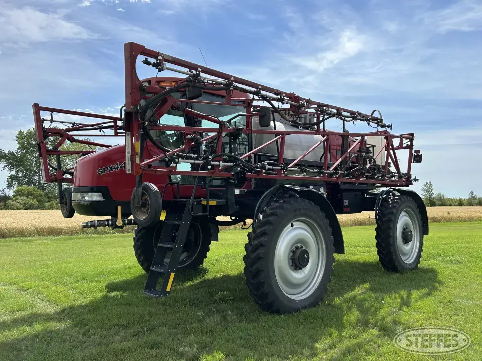 2006 Case IH SPX4410 Self-Propelled Sprayer