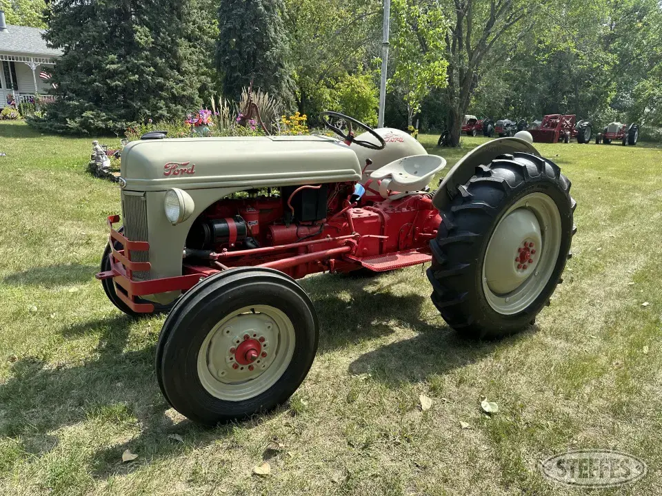 1952 Ford 8N Collectible Tractor