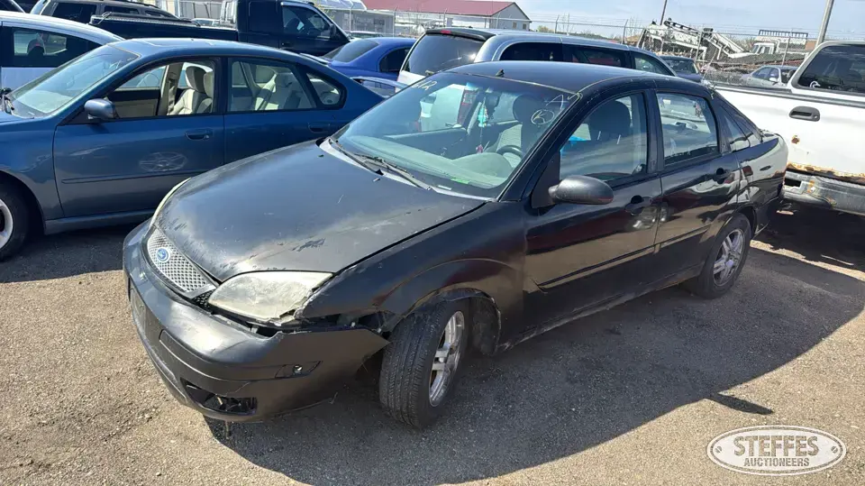 2005 Ford Focus ZX4 Car
