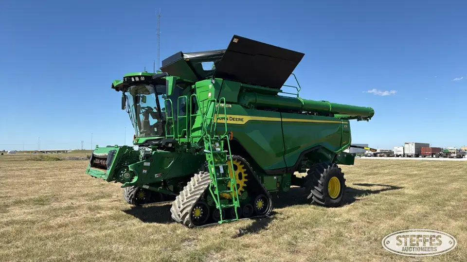 2023 John Deere X9 1100 Combine