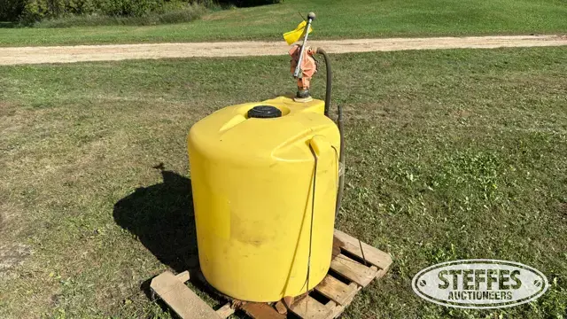 100 gal. Poly Tank