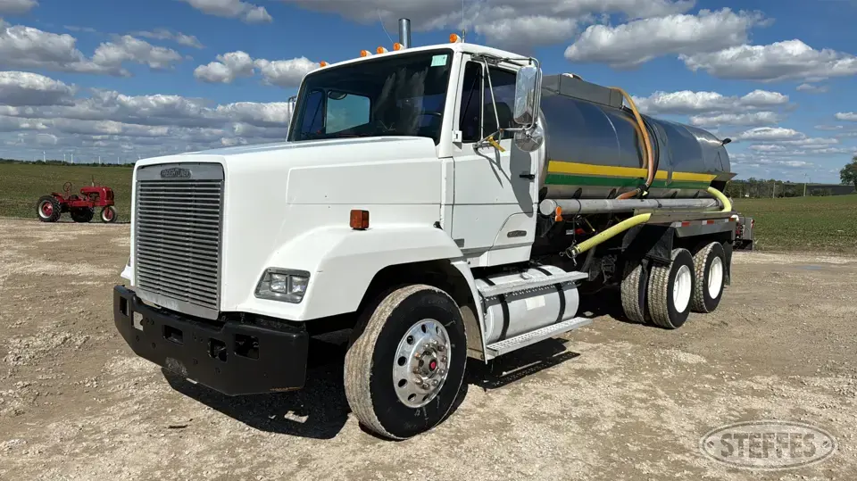 1986 Freightliner FLC112 Tank Truck