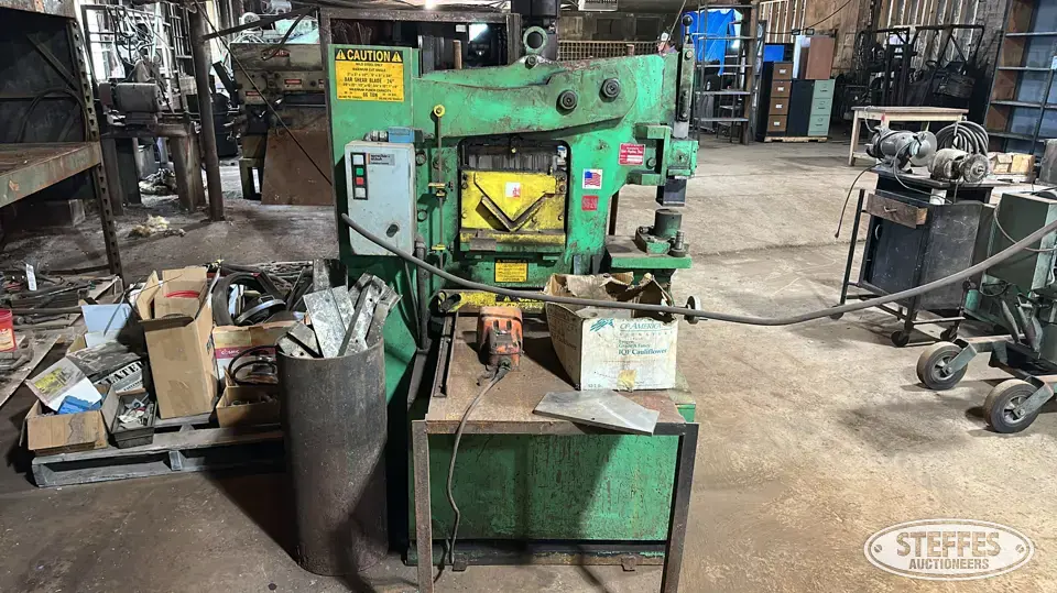 Uni-Hydro Ironworker 6624 Machine Tool