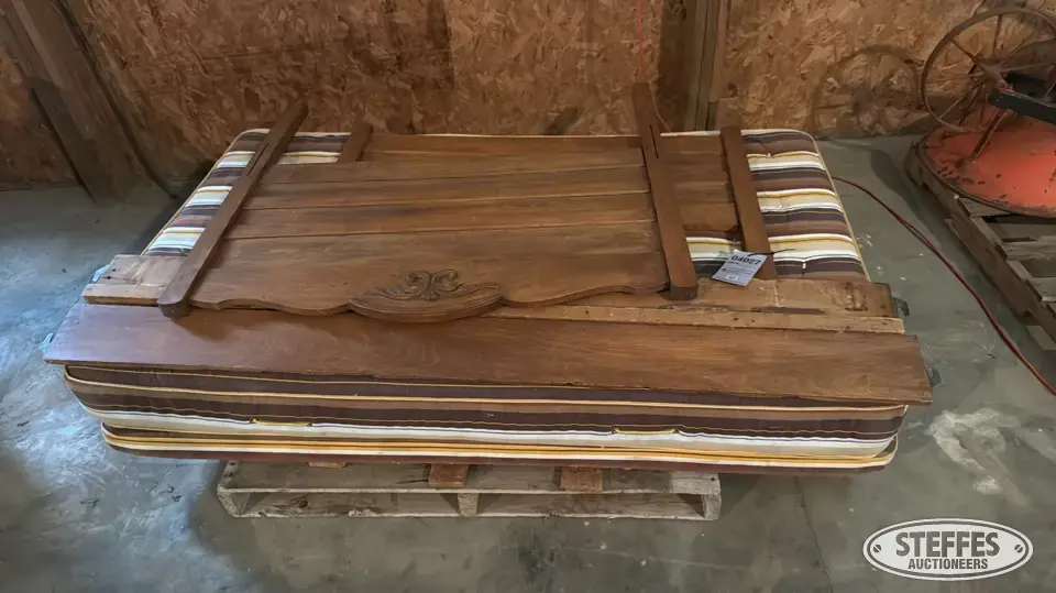 Bed & bed frame Personal Property