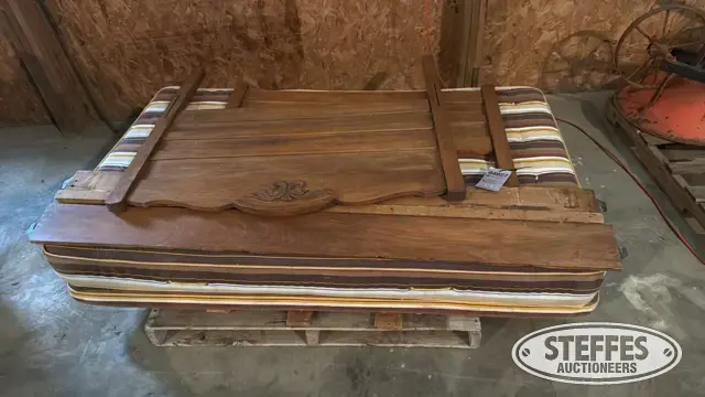 Bed & bed frame